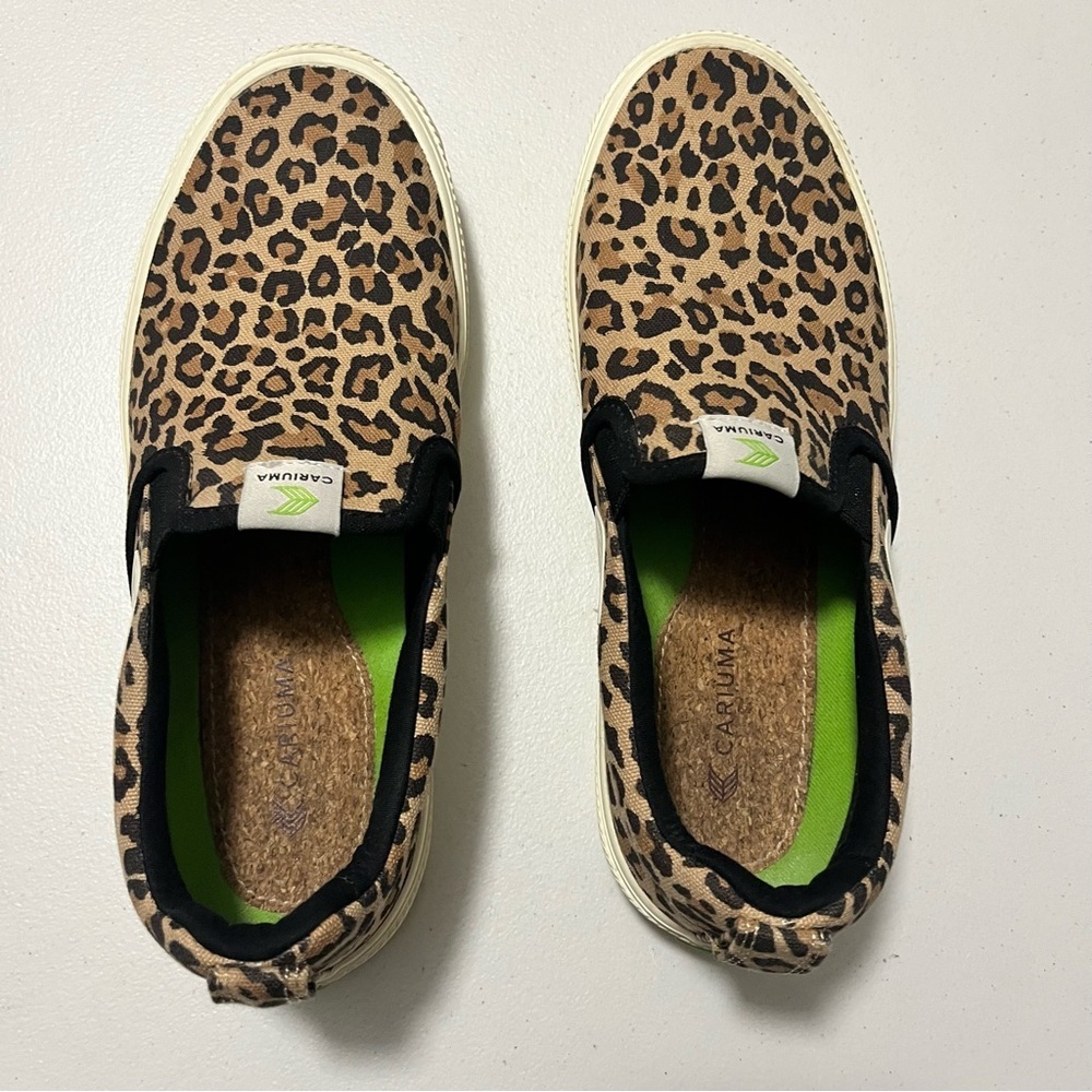 Cariuma Slip On Leopard Print Canvas Sneakers Sho… - image 2